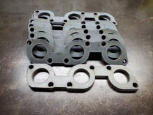 Load image into Gallery viewer, Vg30/vg33 exhaust manifold flanges
